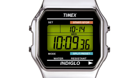 Timex - Reloj digital clásico para hombre, tono plateado
