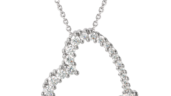 Believe by Brilliance - Collar con colgante de corazón abierto de circonita cúbica chapada en plata fina