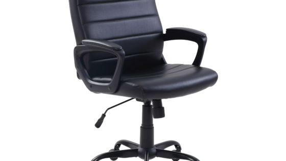Silla de oficina de gerente con respaldo medio de cuero regenerado Mainstays, varios acabados