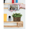 Cámara de seguridad Brookstone WIFI para interiores con controles de giro e inclinación - Imagen 4